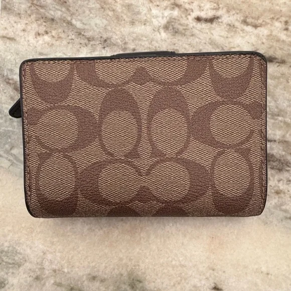 Coach Signature Brown Medium Corner Zip Wallet - Picture 5 of 11